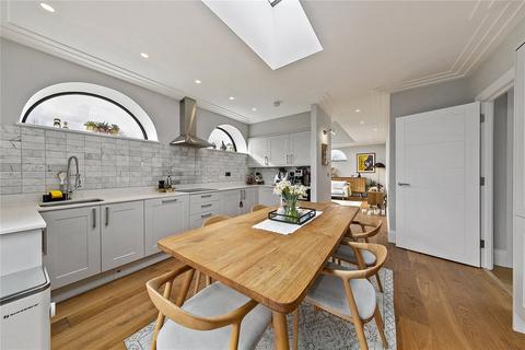 2 bedroom penthouse for sale, St. James's Road, Hampton Hill