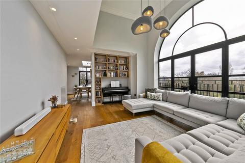 2 bedroom penthouse for sale, St. James's Road, Hampton Hill