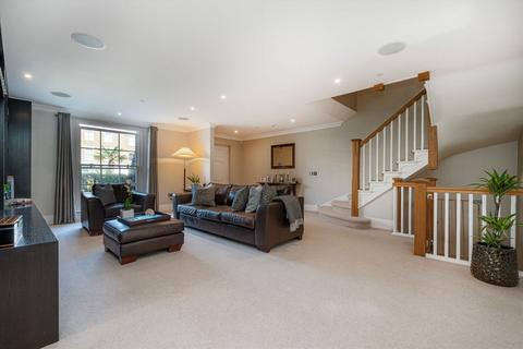 24 Corsellis Square, Twickenham, TW1 1QT