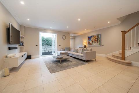 24 Corsellis Square, Twickenham, TW1 1QT