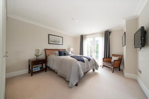 24 Corsellis Square, Twickenham, TW1 1QT
