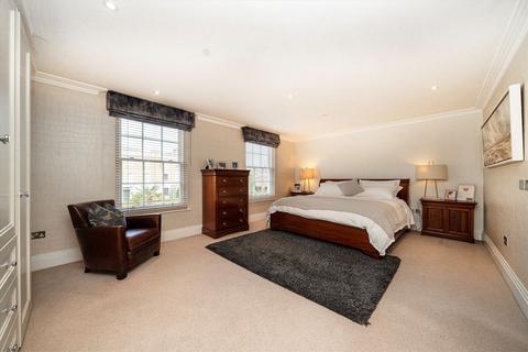 24 Corsellis Square, Twickenham, TW1 1QT