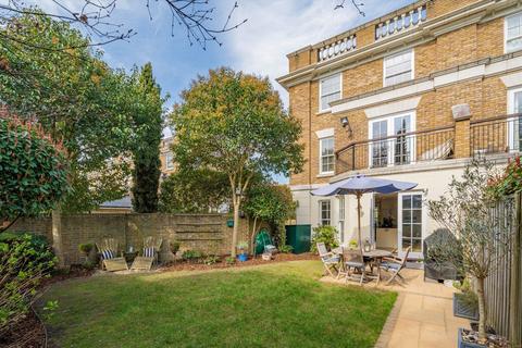 24 Corsellis Square, Twickenham, TW1 1QT