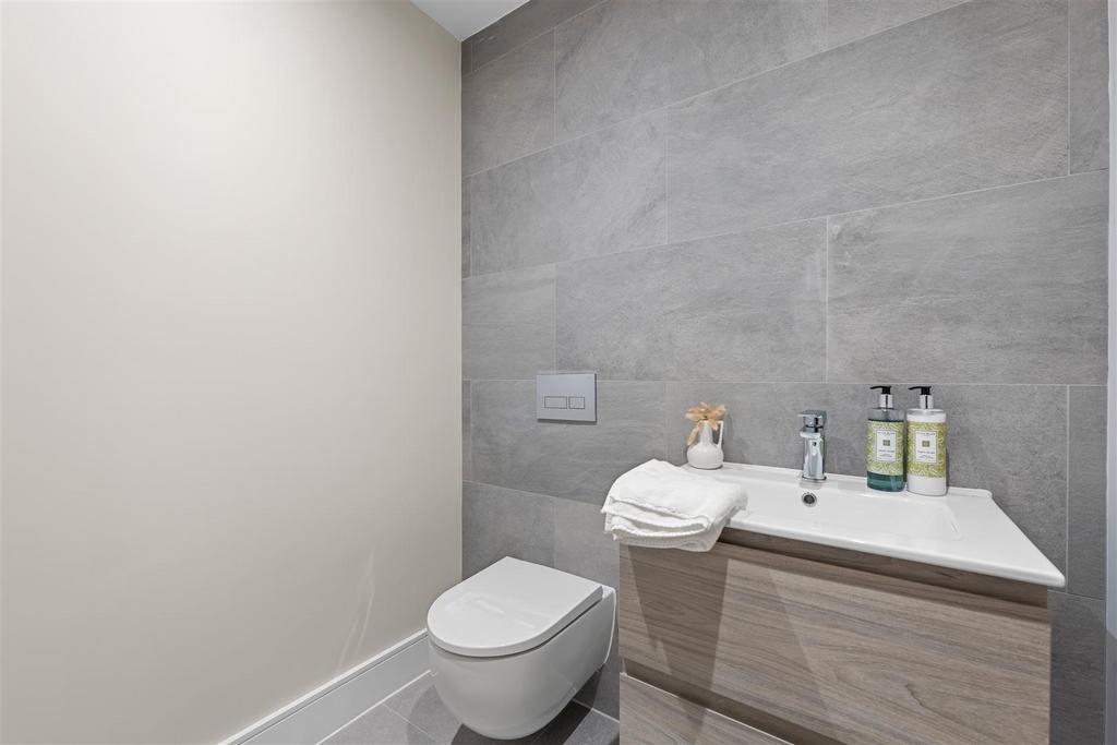 Ground floor cloak room