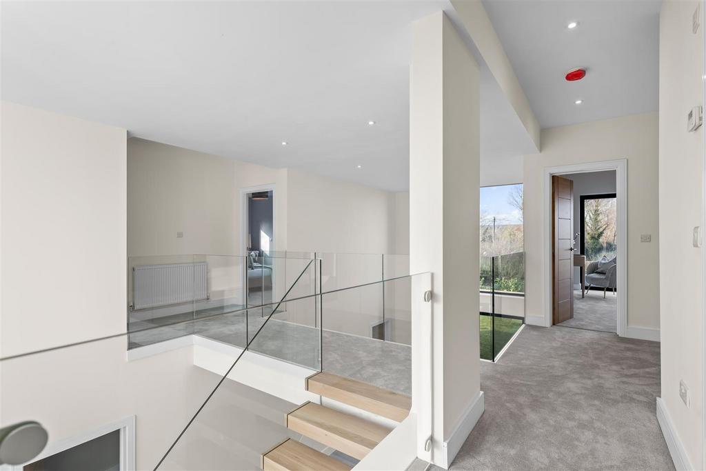 First floor galleried landing