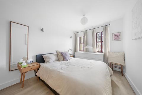 1 bedroom flat for sale, Eagle Works West, Quaker Street, London