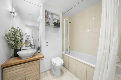 1 bedroom flat for sale, Eagle Works West, Quaker Street, London
