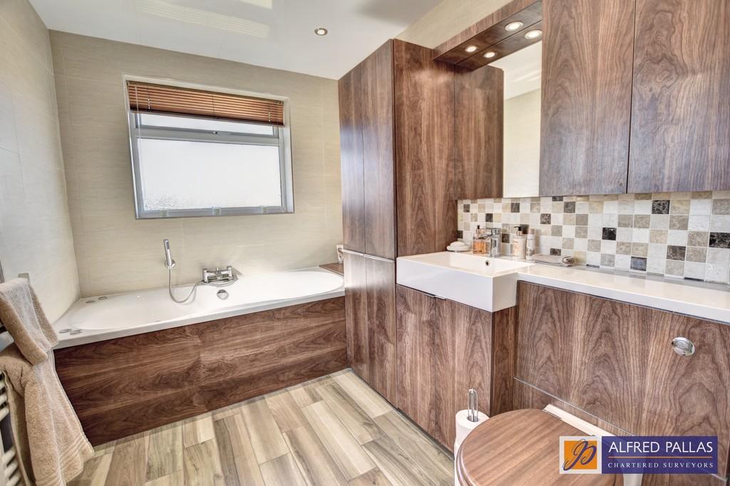Bathroom2