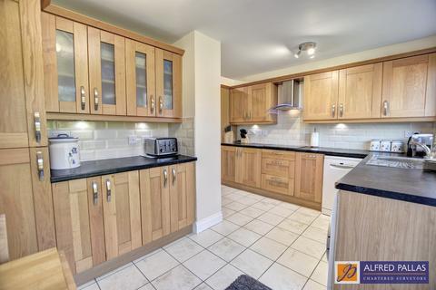 3 bedroom semi-detached house for sale, Mayswood Road, Fulwell