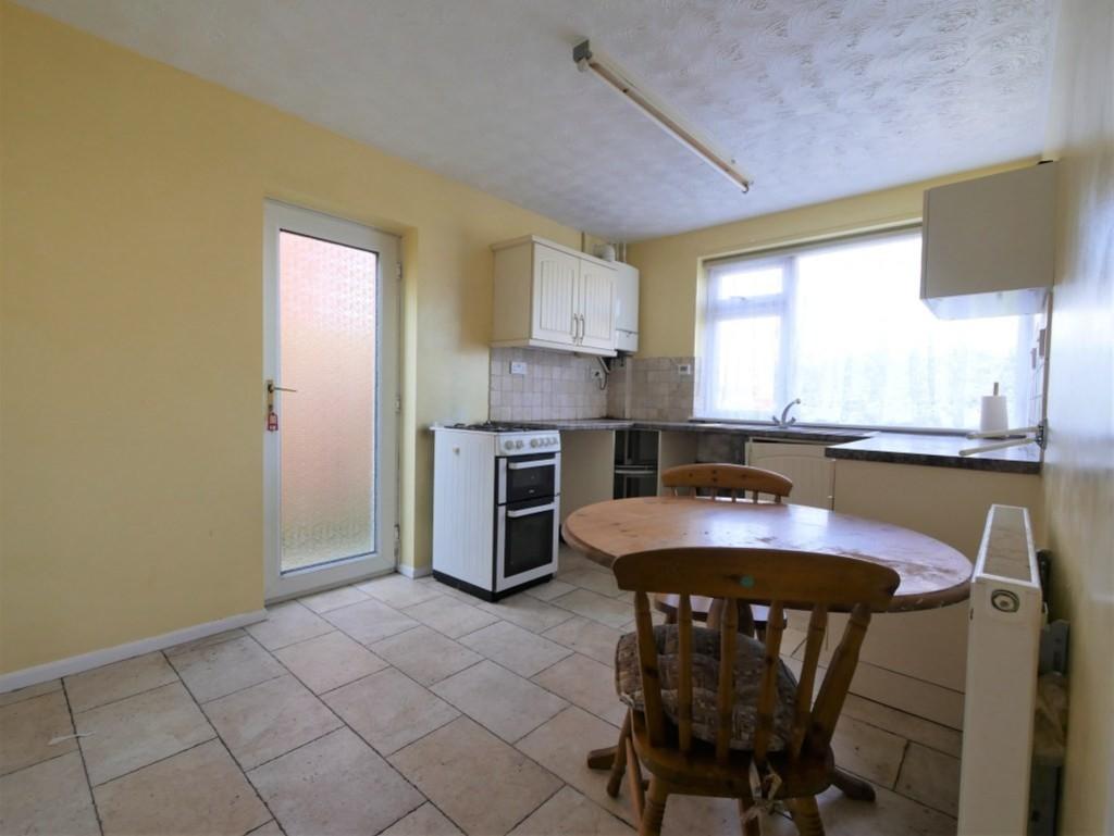 Kitchen breakfast room1