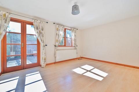 17 The Meadows, Arnside, Carnforth, LA5 0EY