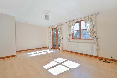 17 The Meadows, Arnside, Carnforth, LA5 0EY