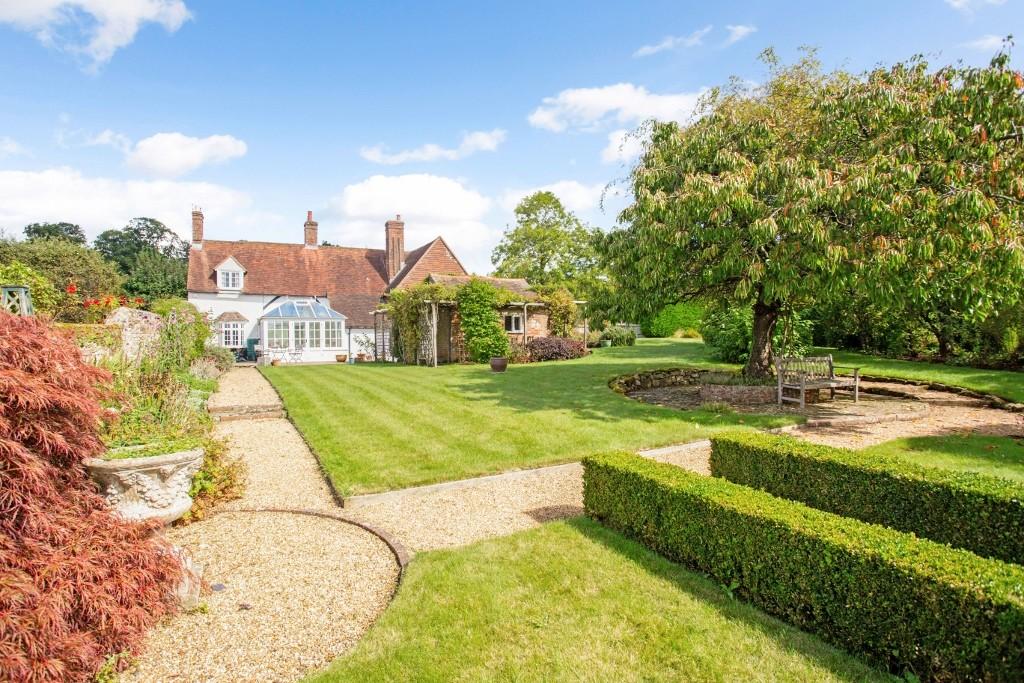 Tudor Cottage, Tilli fpz324066  (1) (1024x683)