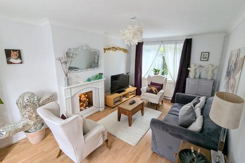 23 Almsford Drive, Harrogate, HG2 8EN