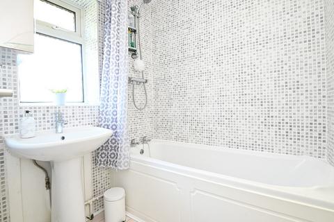 23 Almsford Drive, Harrogate, HG2 8EN