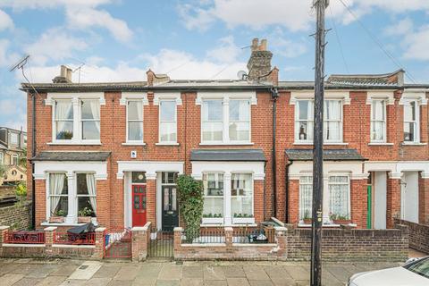 6 Lion Avenue, Twickenham, TW1 4JG