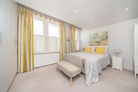 6 Lion Avenue, Twickenham, TW1 4JG