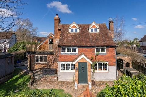 3 bedroom detached house for sale, The Street, Capel