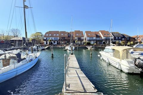 2 bedroom terraced house for sale, Endeavour Way, Hythe Marina Village