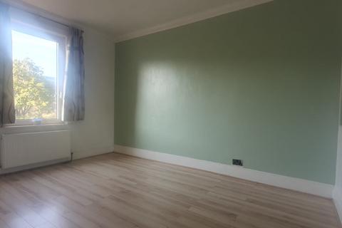 2 bedroom flat to rent, Ranelagh Gardens, Ilford, IG1