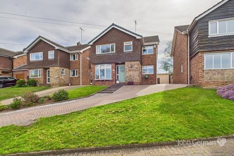 4 bedroom detached house for sale, Hillcrest Avenue, Burton-on-Trent