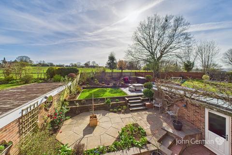 4 bedroom detached house for sale, Hillcrest Avenue, Burton-on-Trent