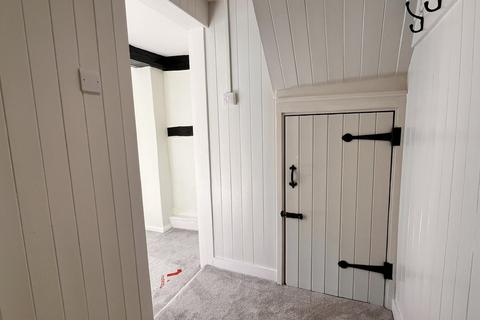 2 bedroom terraced house for sale, The Square, Petersfield GU31