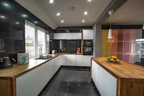 Lilybank Bogside Road, Coupar Angus, Blairgowrie, PH13 9AY