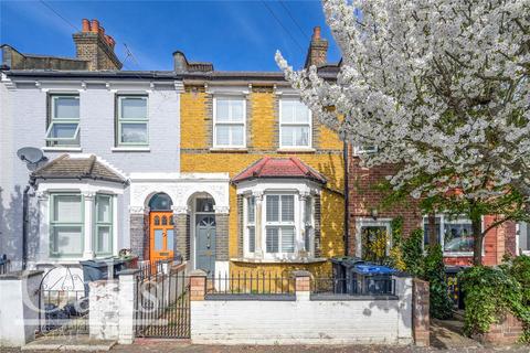 19 Dundee Road, London, SE25 4QN