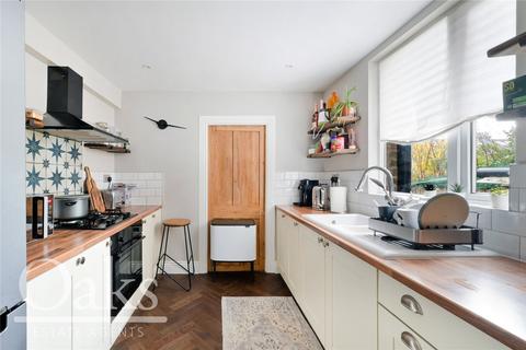 19 Dundee Road, London, SE25 4QN