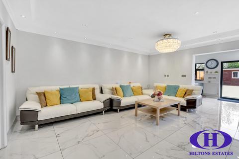 8 Stour Avenue, Southall, UB2 4HL