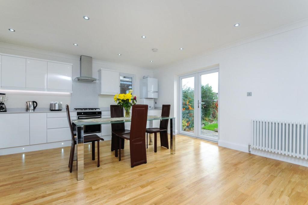 Waterfall Road, Southgate, N14 4 bed bungalow £849,999