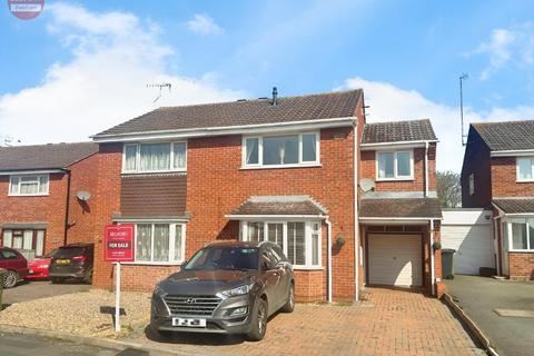 3 bedroom semi-detached house for sale, Rowan Close, Evesham, WR11