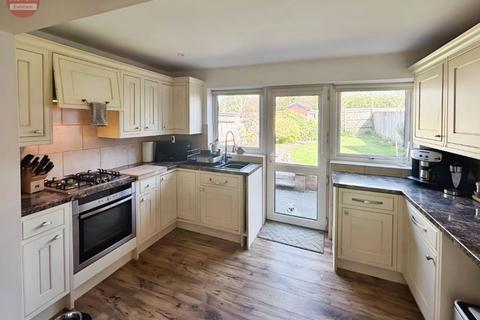 3 bedroom semi-detached house for sale, Rowan Close, Evesham, WR11