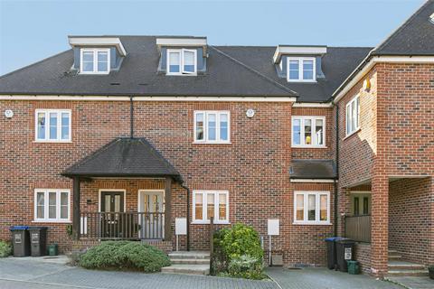 Green Close, Brookmans Park, AL9