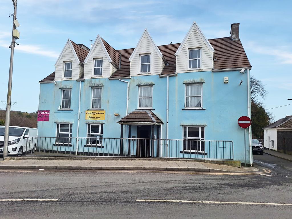 Cardiff arms jpg
