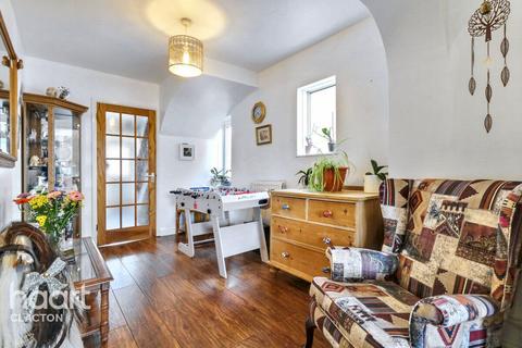 3 bedroom semi-detached house for sale, Crown Road, Clacton-On-Sea