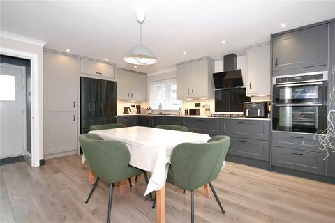 3 bedroom detached house for sale, Heatherside, Shipley BD17