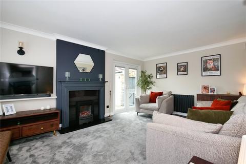 2 Heatherside, Baildon, Shipley, BD17 5LG