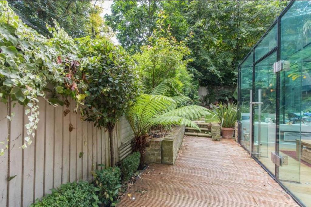 Denning-road-hampstead-village-nw3