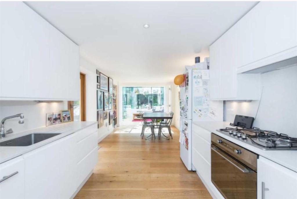Denning-road-hampstead-village-nw3