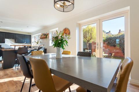 2 Robin Walk, Great Coates, Grimsby, DN37 9HP