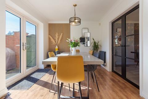 2 Robin Walk, Great Coates, Grimsby, DN37 9HP