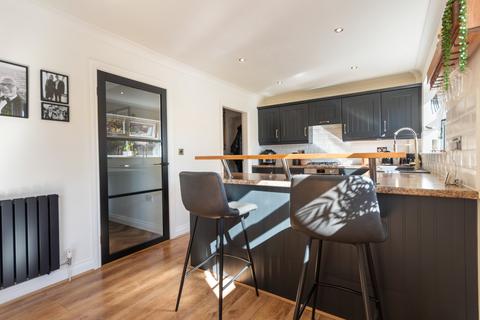 2 Robin Walk, Great Coates, Grimsby, DN37 9HP