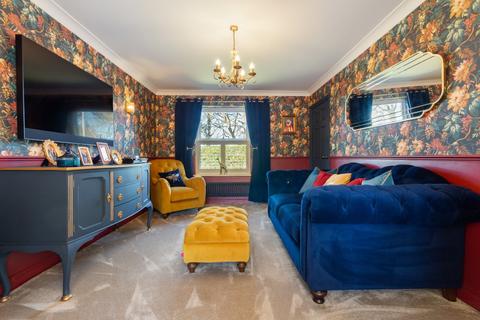 2 Robin Walk, Great Coates, Grimsby, DN37 9HP