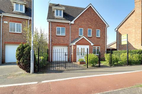 5 bedroom detached house for sale, Elloughtonthorpe Way, Brough