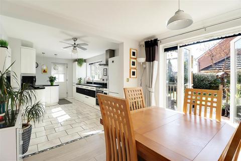 5 bedroom detached house for sale, Elloughtonthorpe Way, Brough