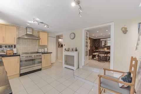 30 Broom Mead, Bexleyheath, DA6 7NY