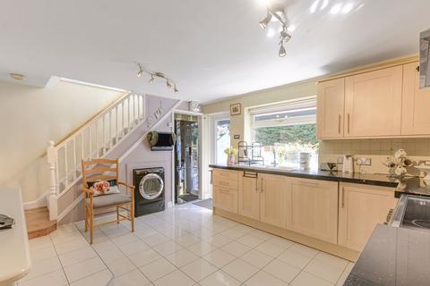 30 Broom Mead, Bexleyheath, DA6 7NY