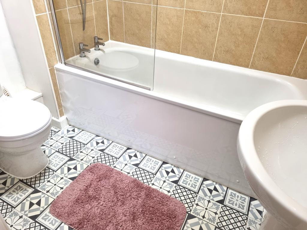 Main bathroom